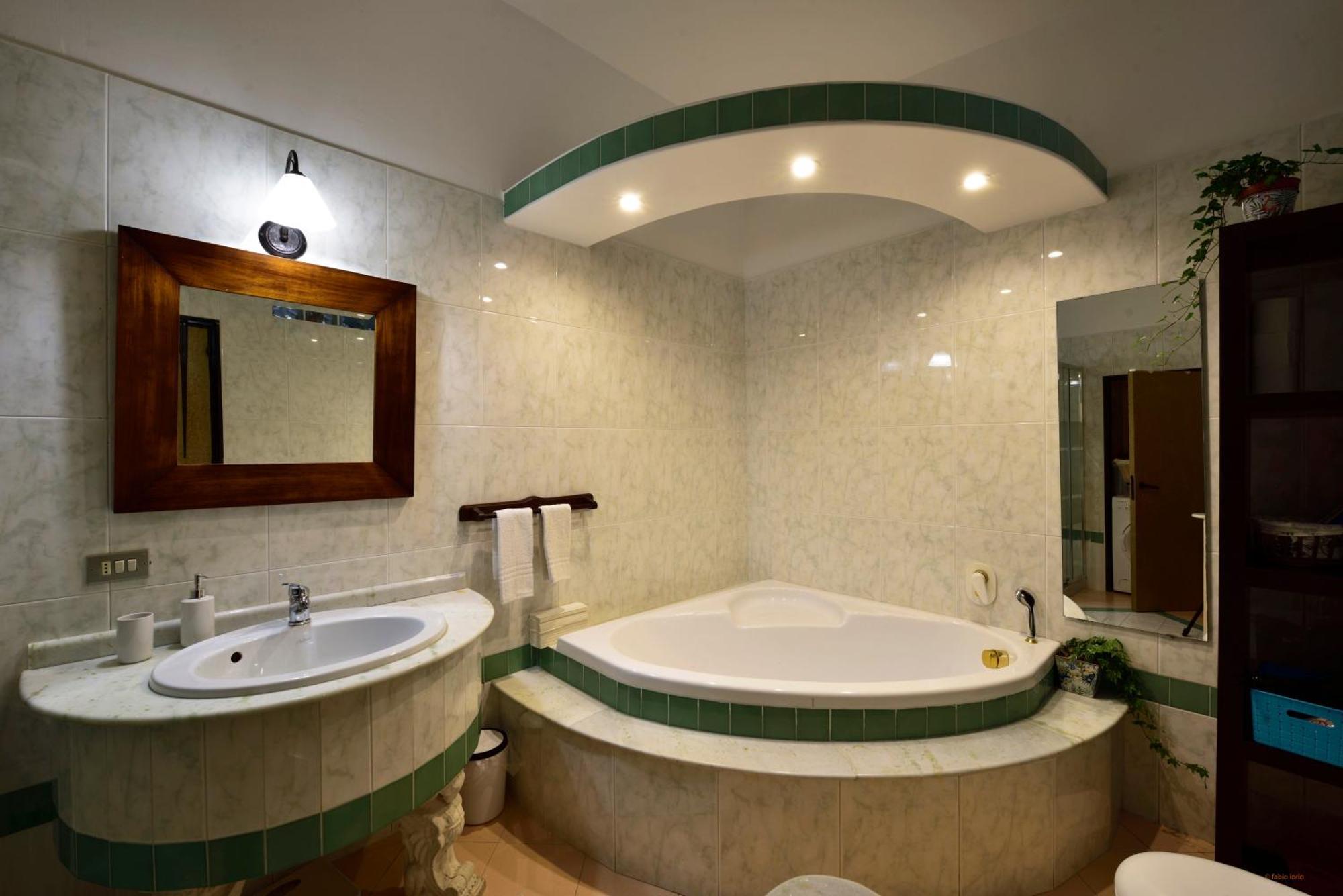 Ciaobari Apartment - Elegant 4 Bedrooms In The Heart Of Old Town Exterior foto